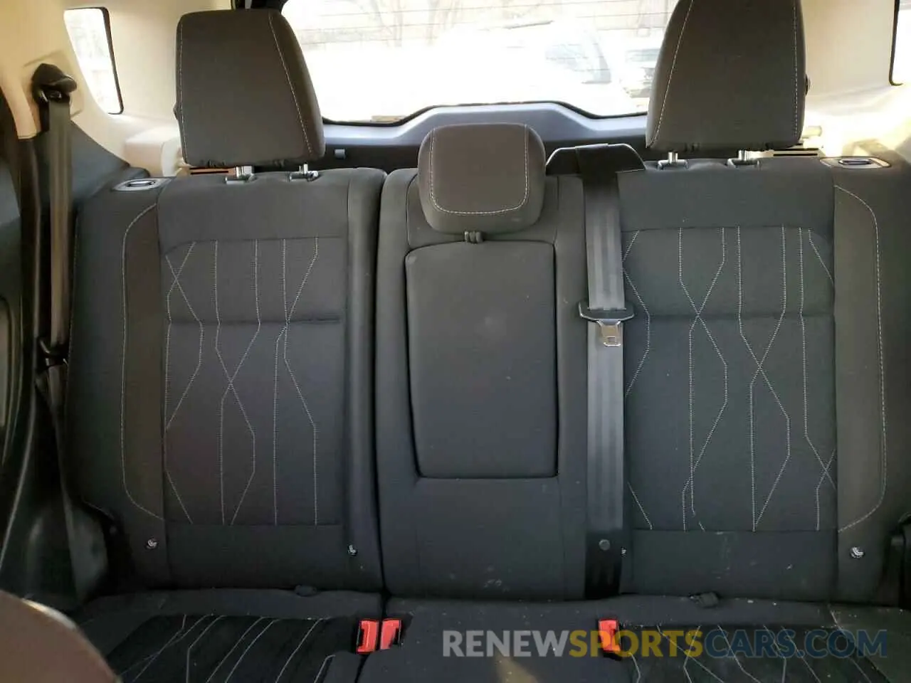 10 fotografías del automóvil dañado MAJ6S3GLXKC274710 FORD ECOSPORT 2019