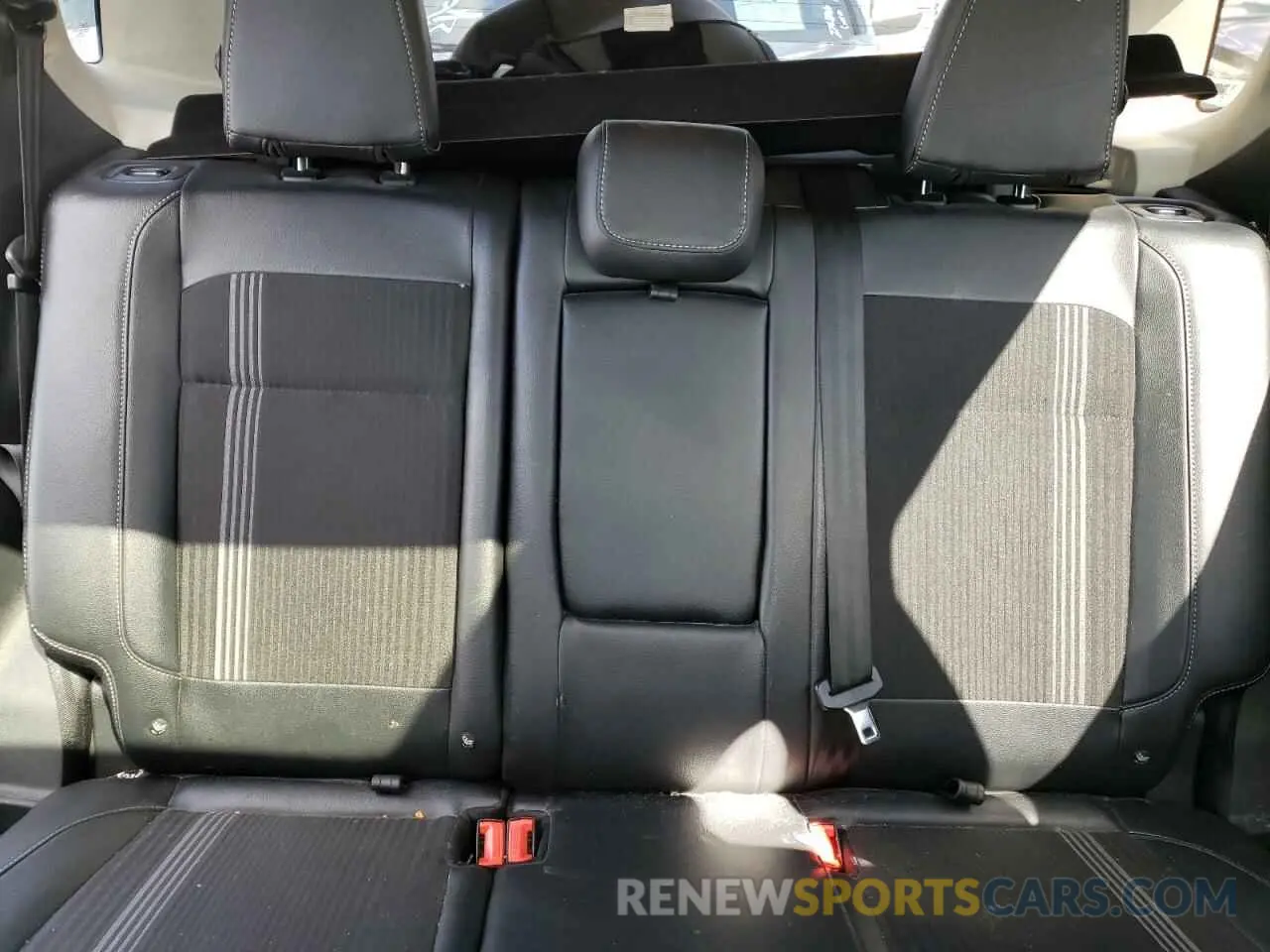 10 fotografías del automóvil dañado MAJ6S3JL5KC293626 FORD ECOSPORT 2019