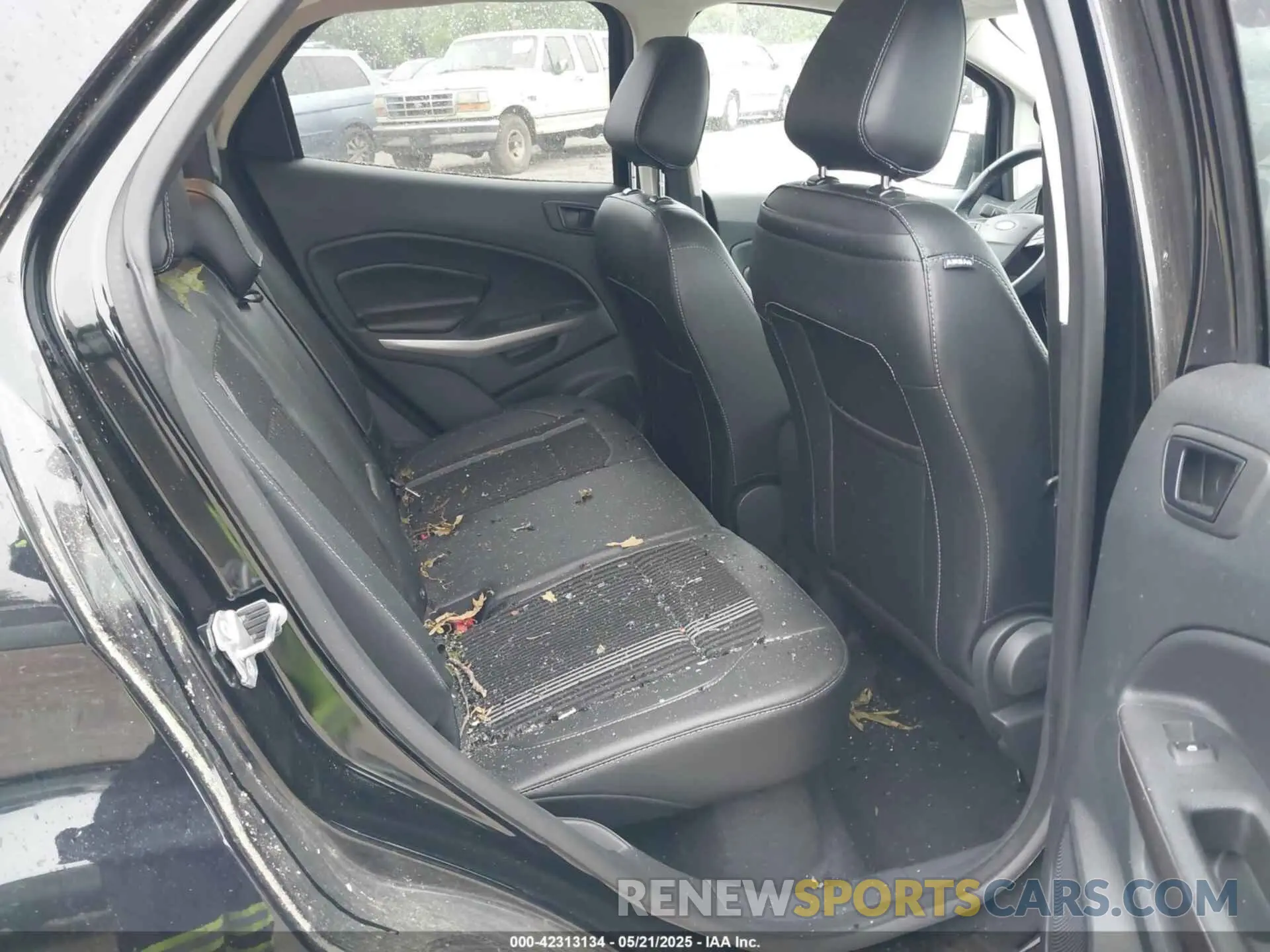 8 fotografías del automóvil dañado MAJ6S3JL8KC252584 FORD ECOSPORT 2019