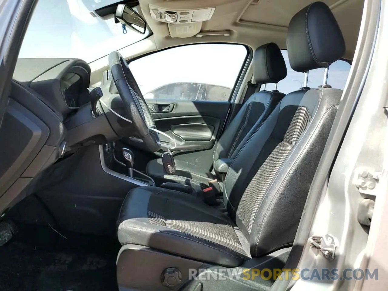 7 fotografías del automóvil dañado MAJ6S3JL8KC261527 FORD ECOSPORT 2019