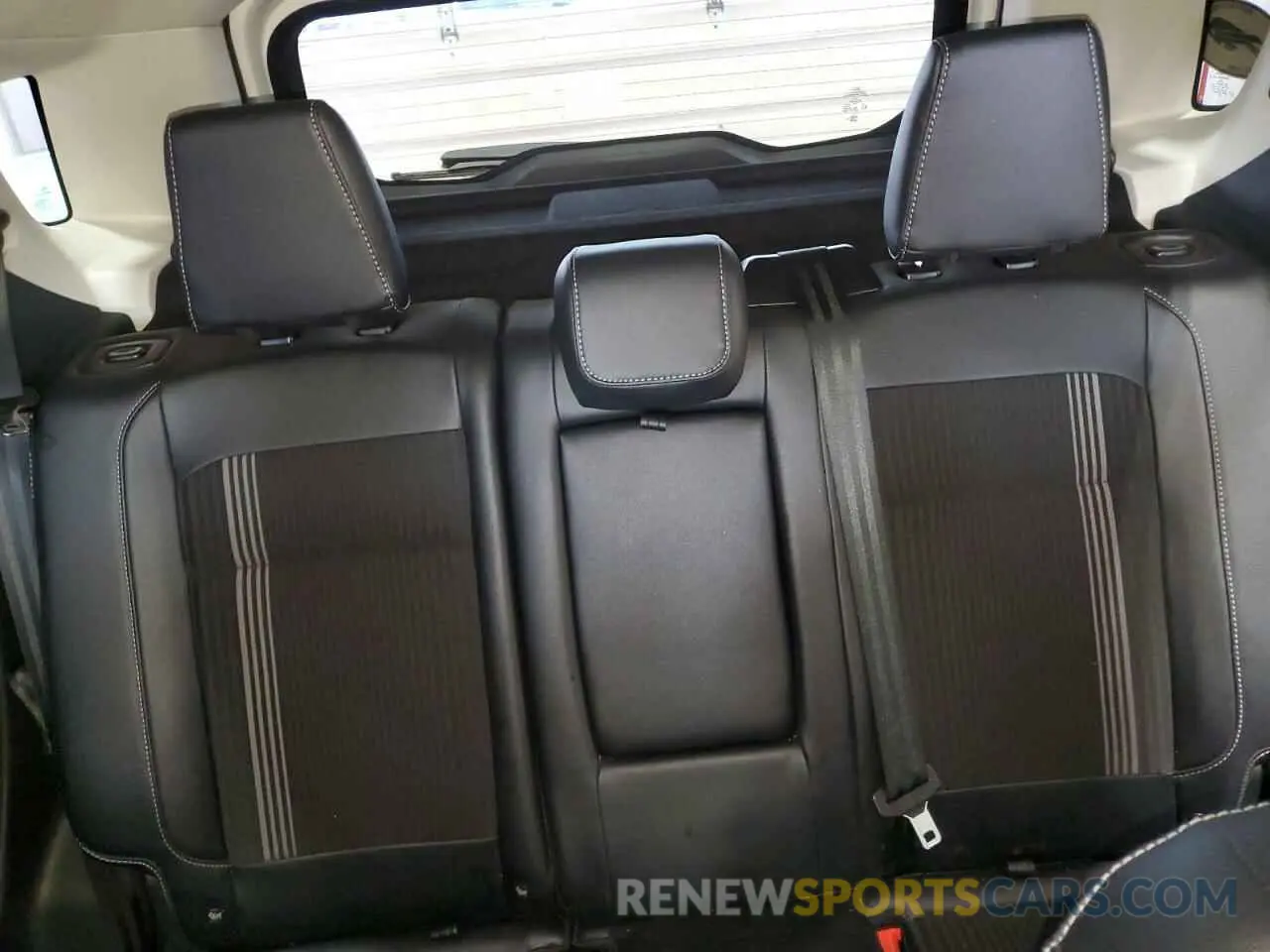 10 fotografías del automóvil dañado MAJ6S3JL9KC295525 FORD ECOSPORT 2019
