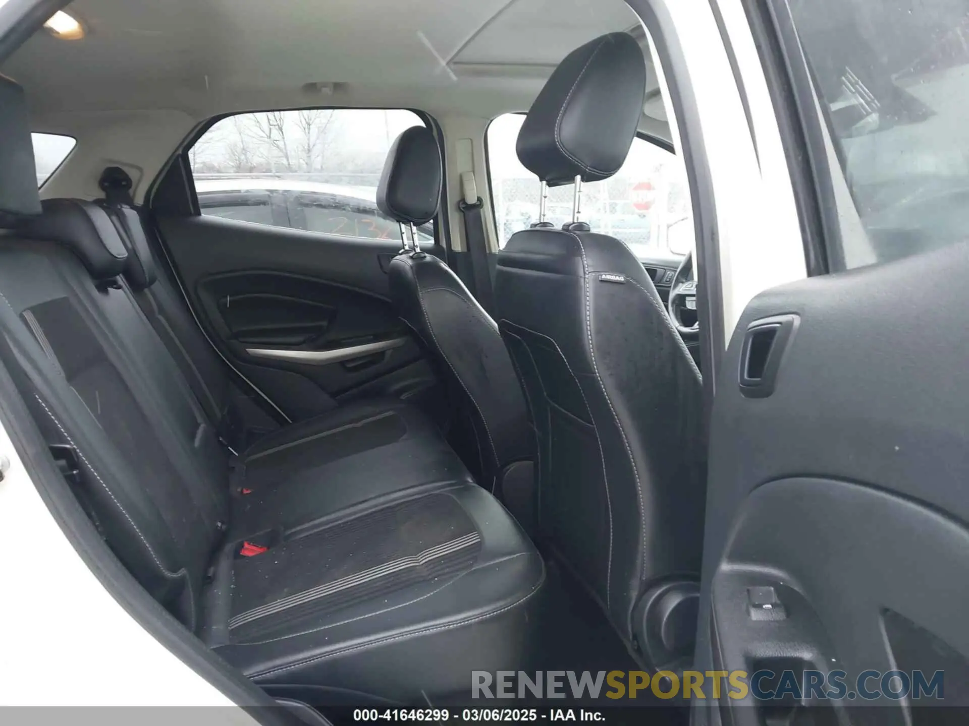 8 fotografías del automóvil dañado MAJ6S3JLXKC294139 FORD ECOSPORT 2019
