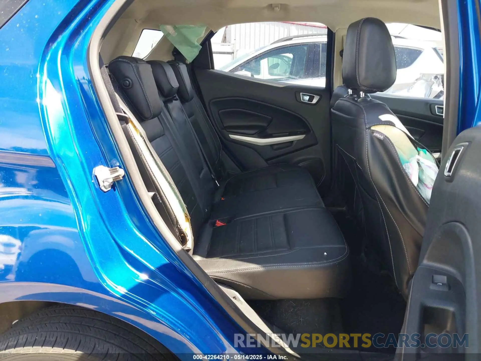8 fotografías del automóvil dañado MAJ6S3KL0KC260936 FORD ECOSPORT 2019