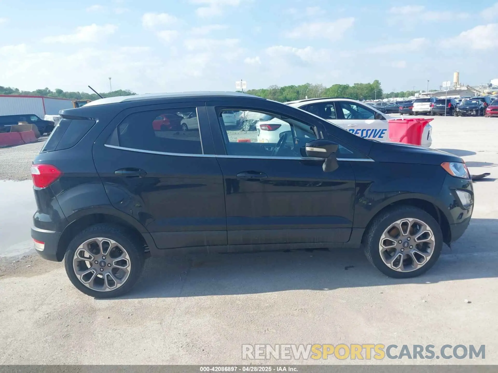 13 fotografías del automóvil dañado MAJ6S3KL1KC299406 FORD ECOSPORT 2019