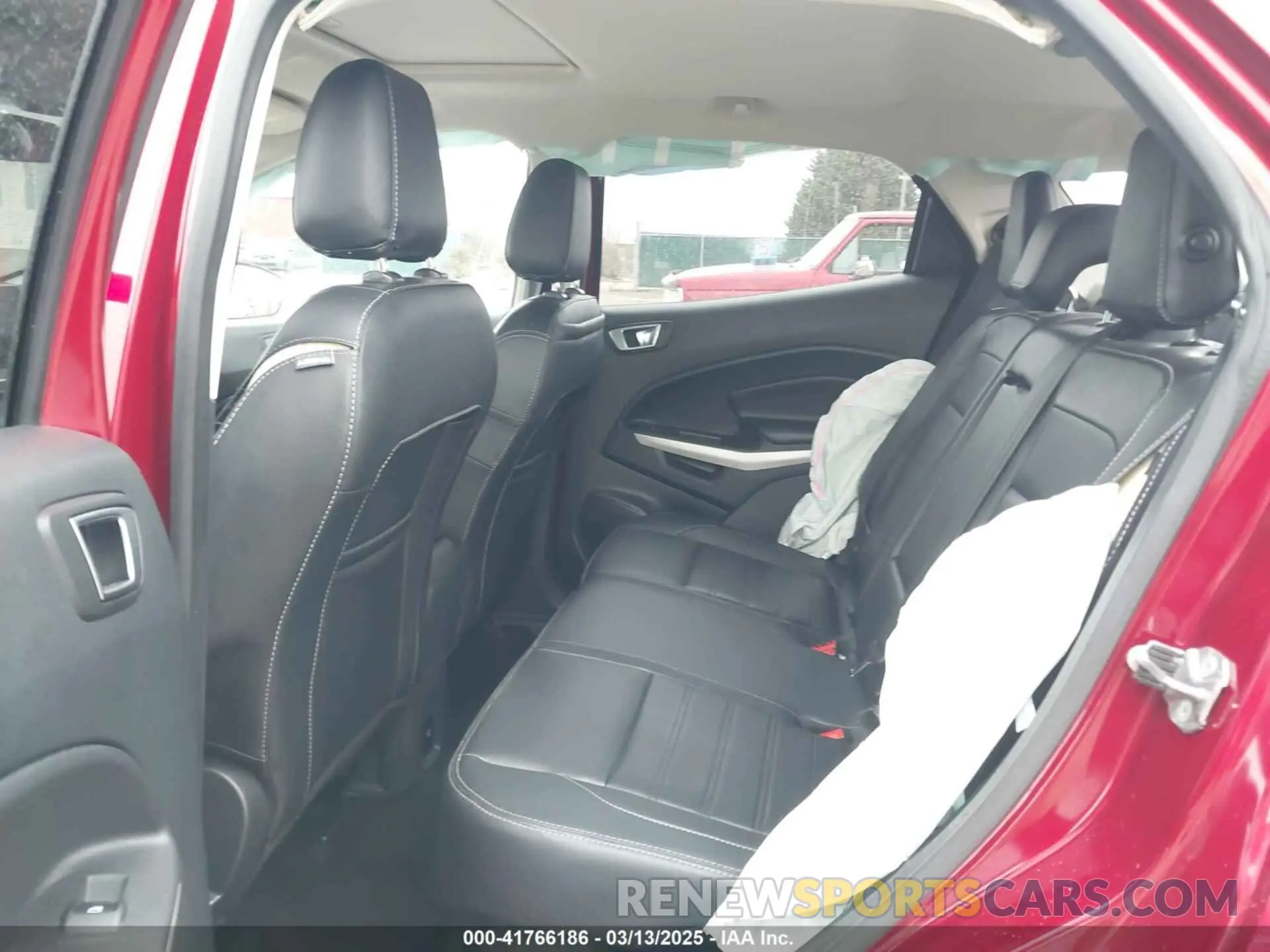 8 fotografías del automóvil dañado MAJ6S3KL5KC252573 FORD ECOSPORT 2019
