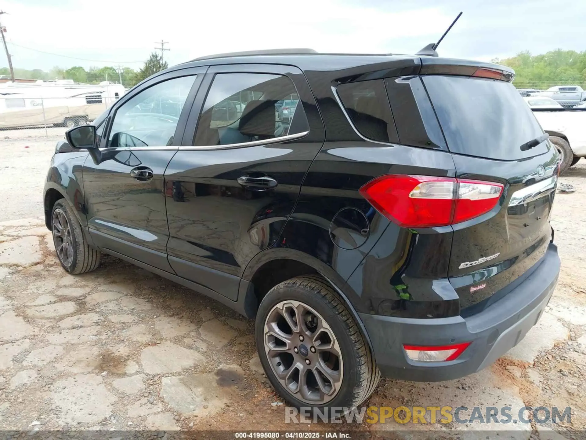 3 fotografías del automóvil dañado MAJ6S3KL8KC281579 FORD ECOSPORT 2019