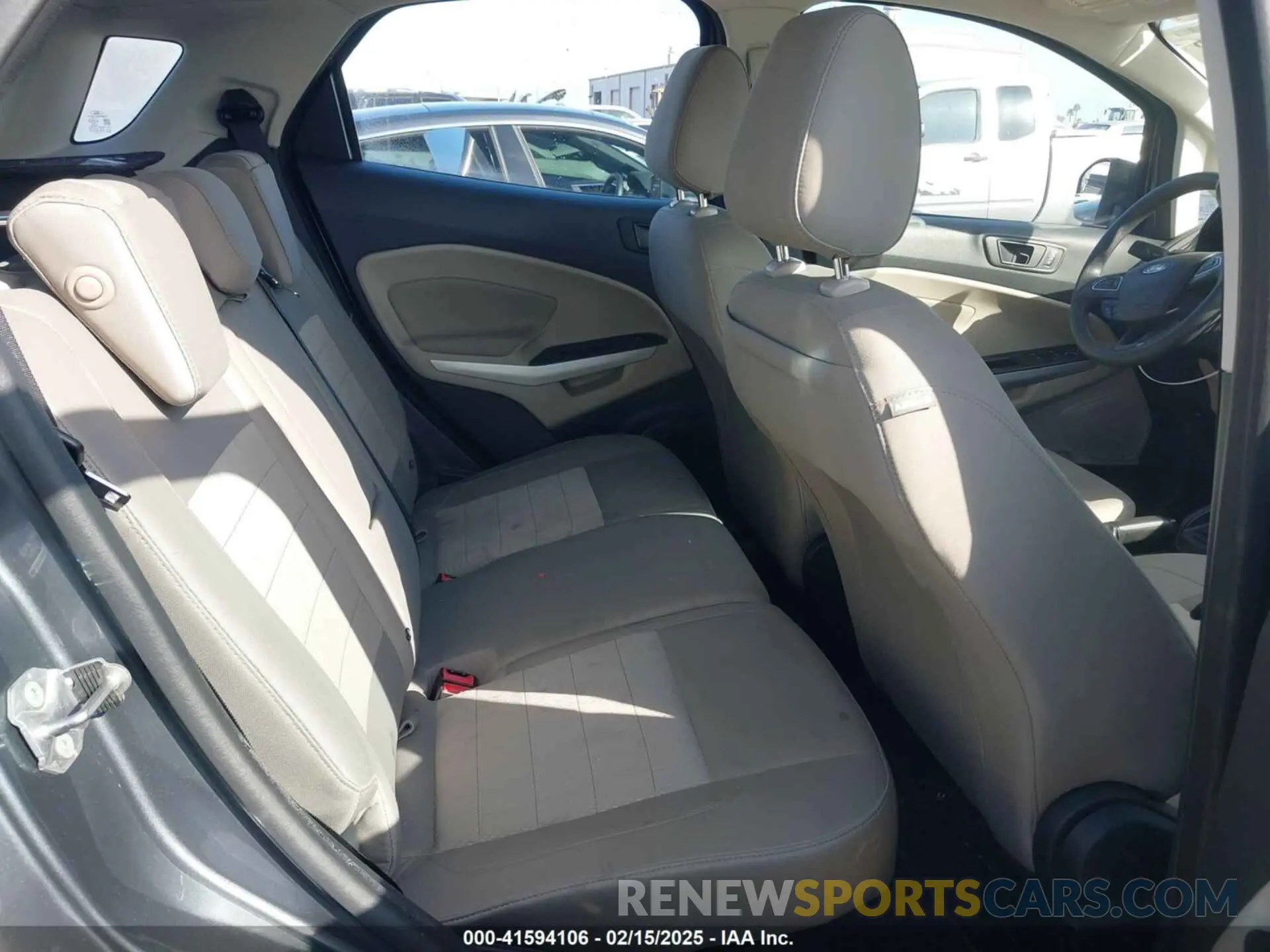 8 fotografías del automóvil dañado MAJ3S2FEXLC384707 FORD ECOSPORT 2020