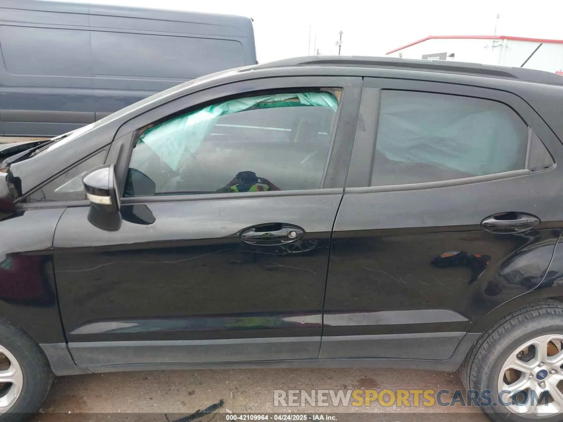 14 fotografías del automóvil dañado MAJ3S2GE0LC337393 FORD ECOSPORT 2020