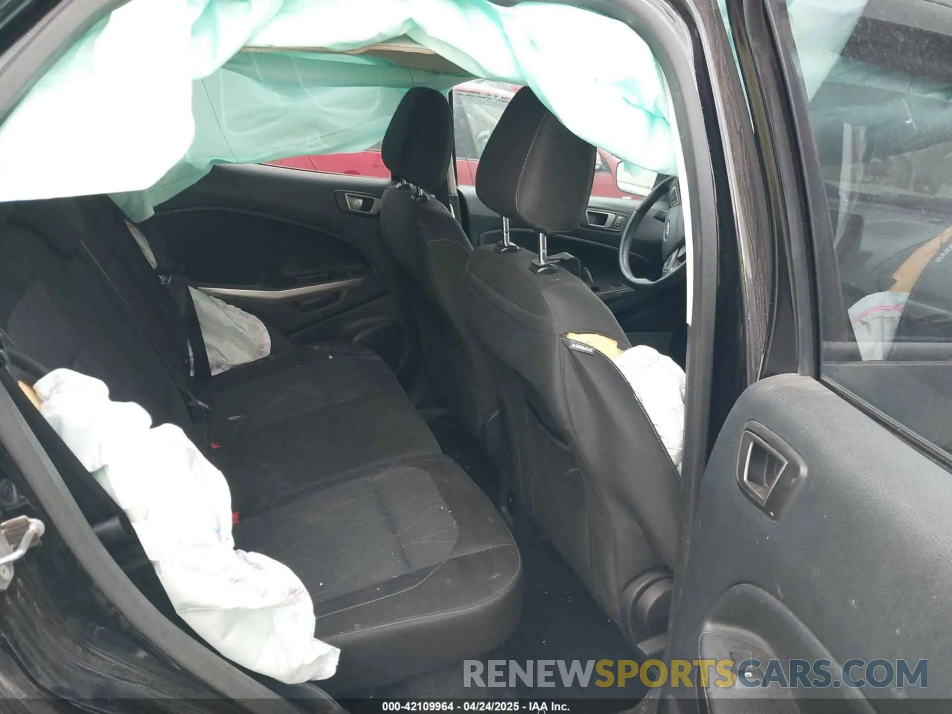 8 fotografías del automóvil dañado MAJ3S2GE0LC337393 FORD ECOSPORT 2020