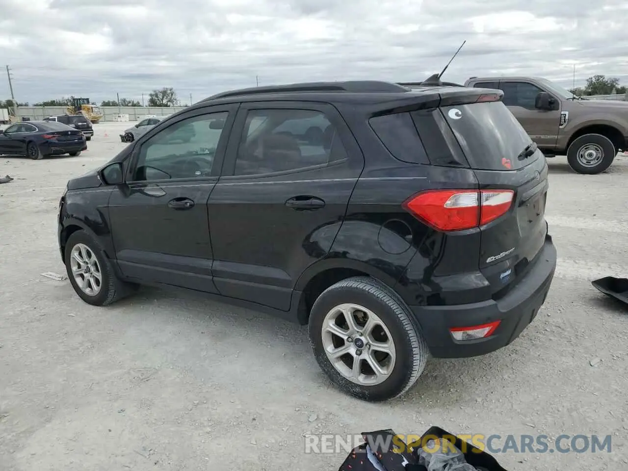 2 fotografías del automóvil dañado MAJ3S2GE2LC327108 FORD ECOSPORT 2020