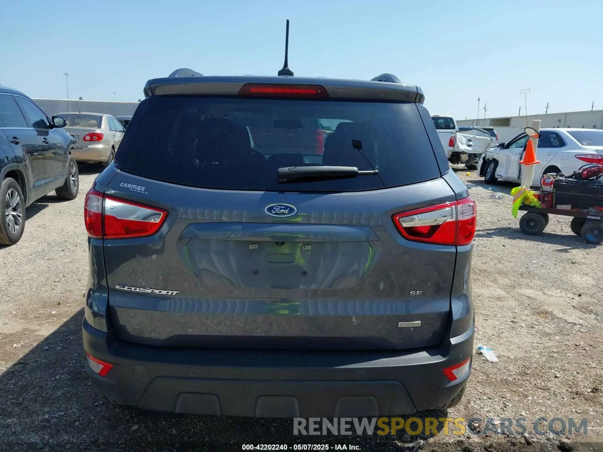 16 fotografías del automóvil dañado MAJ3S2GE4LC378352 FORD ECOSPORT 2020