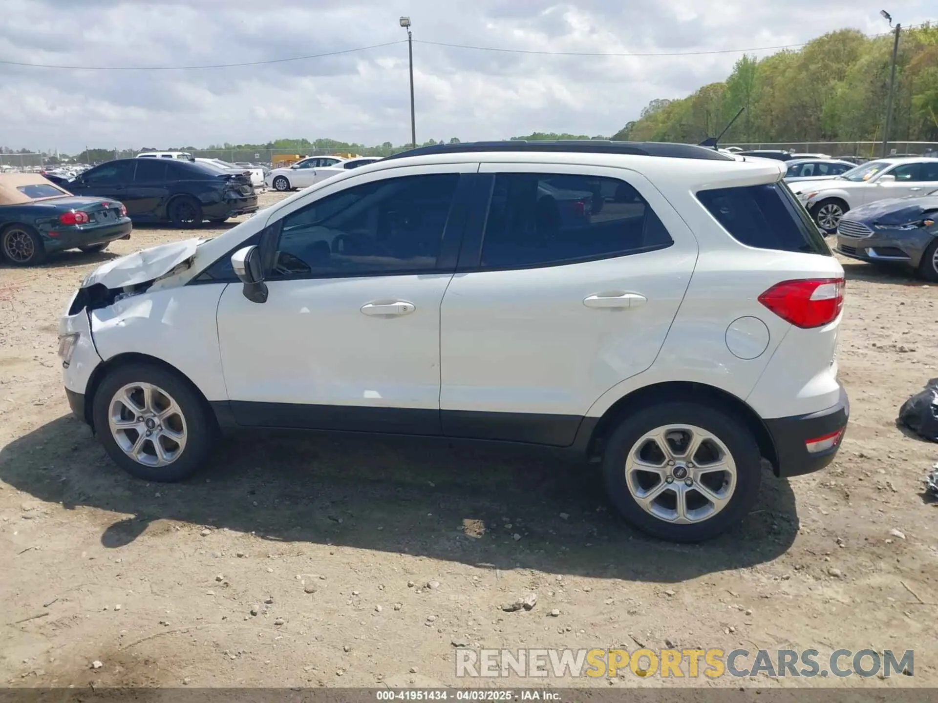 14 fotografías del automóvil dañado MAJ3S2GE5LC314479 FORD ECOSPORT 2020