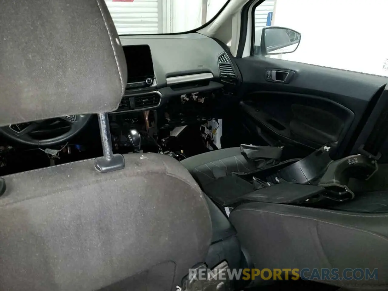 8 fotografías del automóvil dañado MAJ3S2GE6LC311333 FORD ECOSPORT 2020