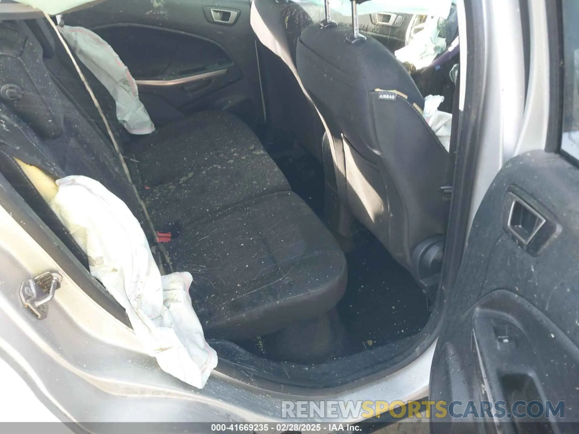 8 fotografías del automóvil dañado MAJ3S2GE6LC323112 FORD ECOSPORT 2020