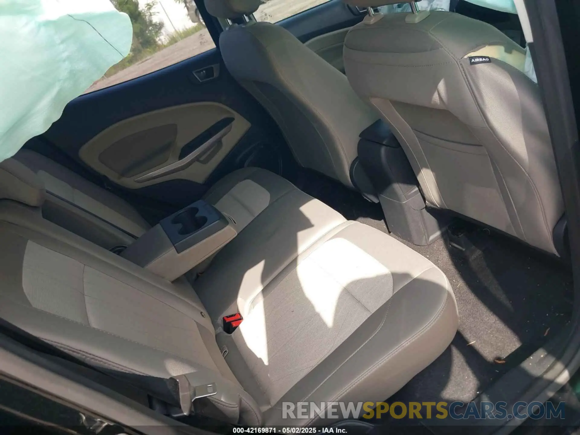 8 fotografías del automóvil dañado MAJ3S2GE7LC391113 FORD ECOSPORT 2020