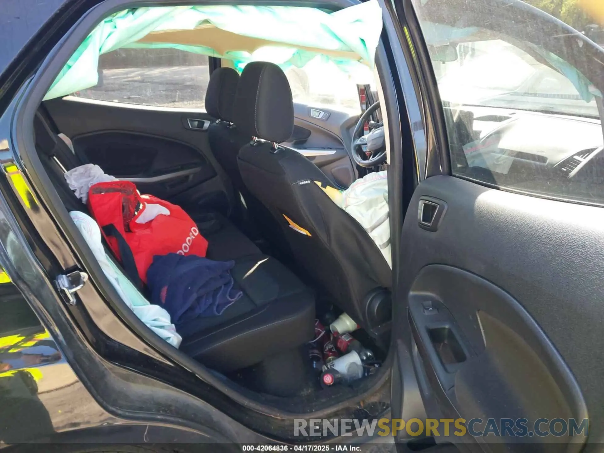 8 fotografías del automóvil dañado MAJ3S2GE8LC314850 FORD ECOSPORT 2020