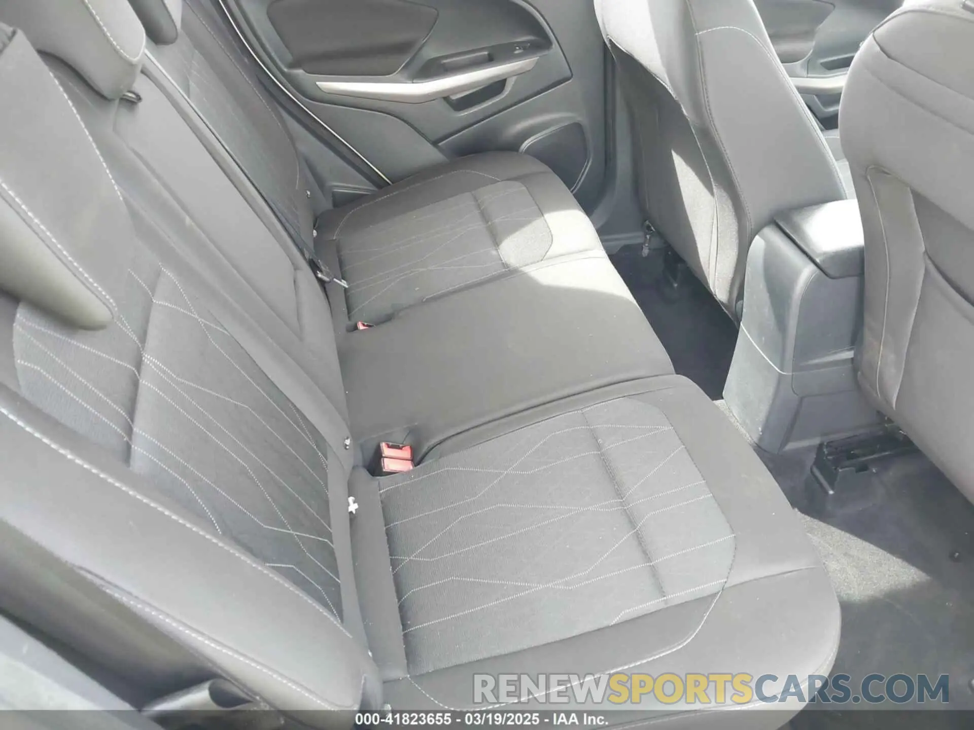 8 fotografías del automóvil dañado MAJ3S2GE8LC316601 FORD ECOSPORT 2020