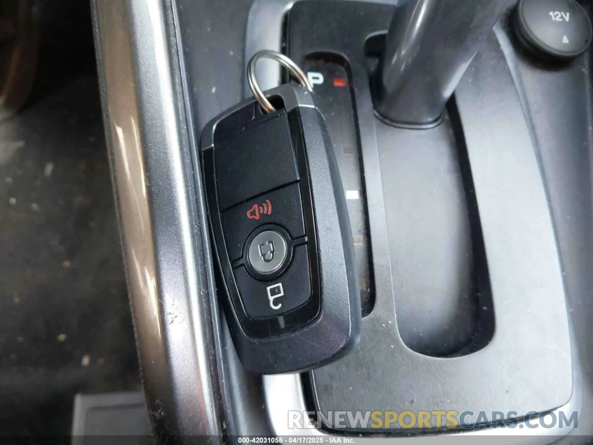 11 fotografías del automóvil dañado MAJ3S2GE9LC311360 FORD ECOSPORT 2020