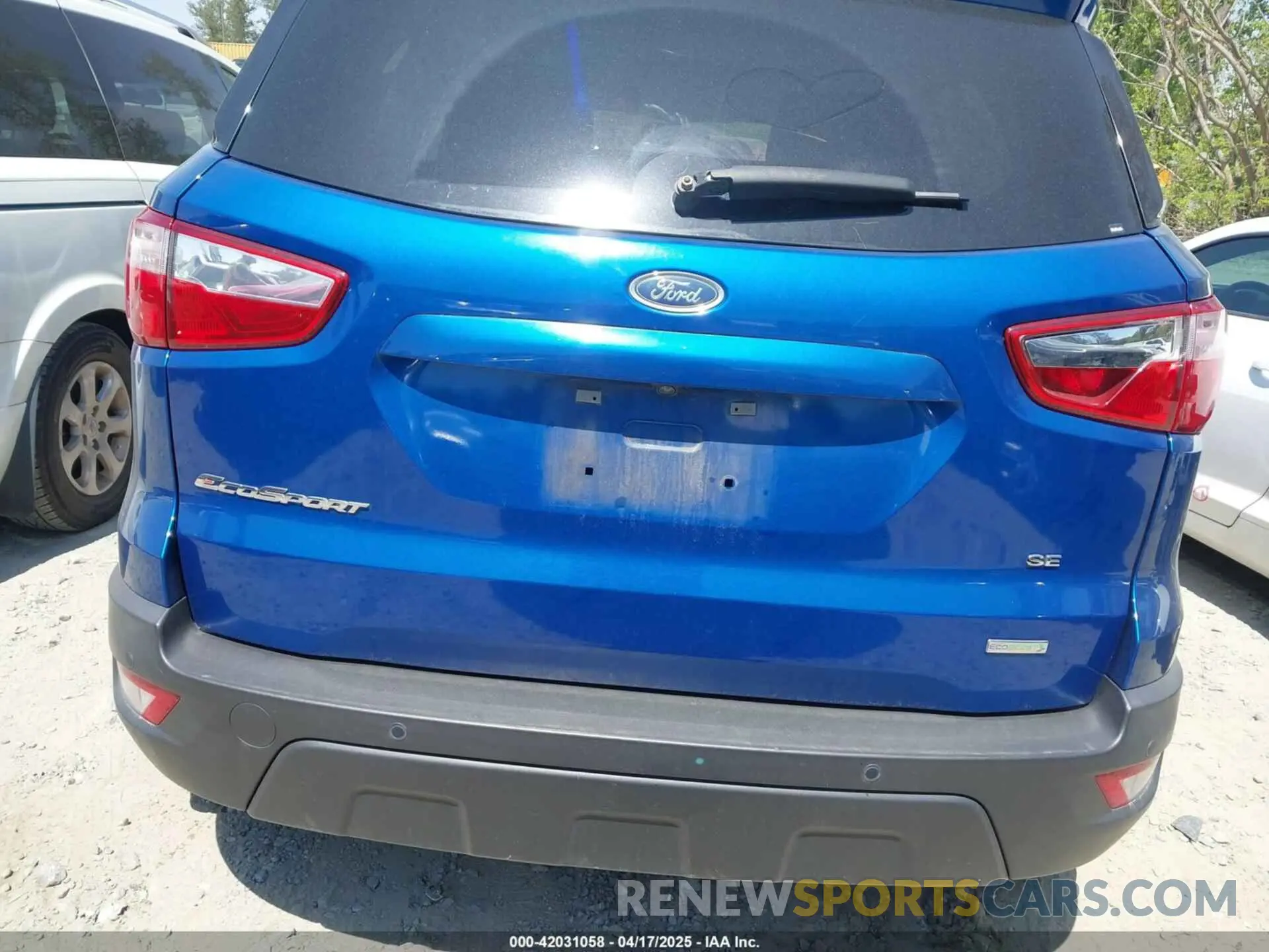 16 fotografías del automóvil dañado MAJ3S2GE9LC311360 FORD ECOSPORT 2020
