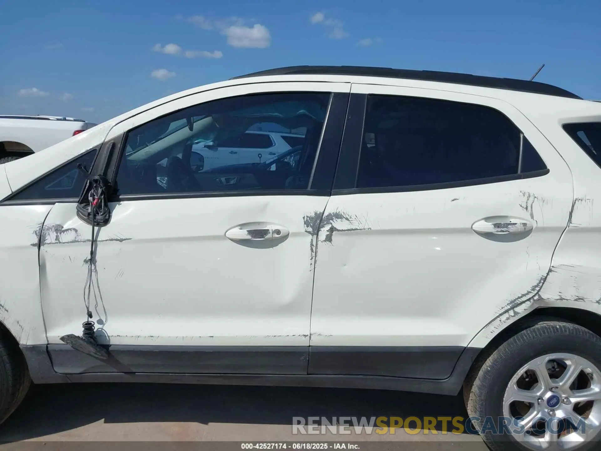 14 fotografías del automóvil dañado MAJ3S2GE9LC384907 FORD ECOSPORT 2020