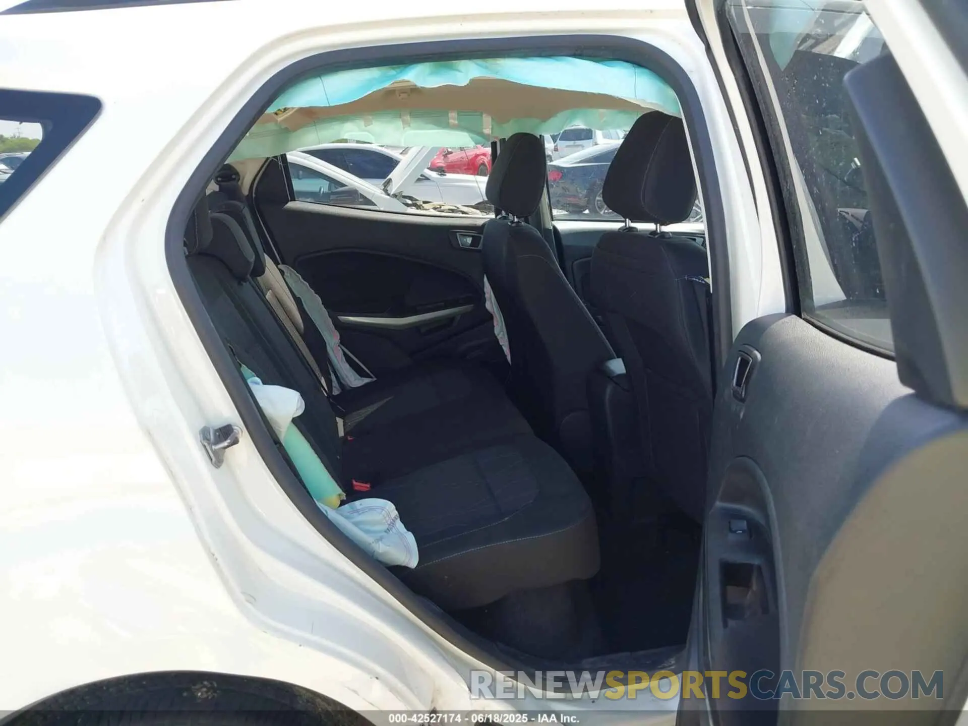 8 fotografías del automóvil dañado MAJ3S2GE9LC384907 FORD ECOSPORT 2020