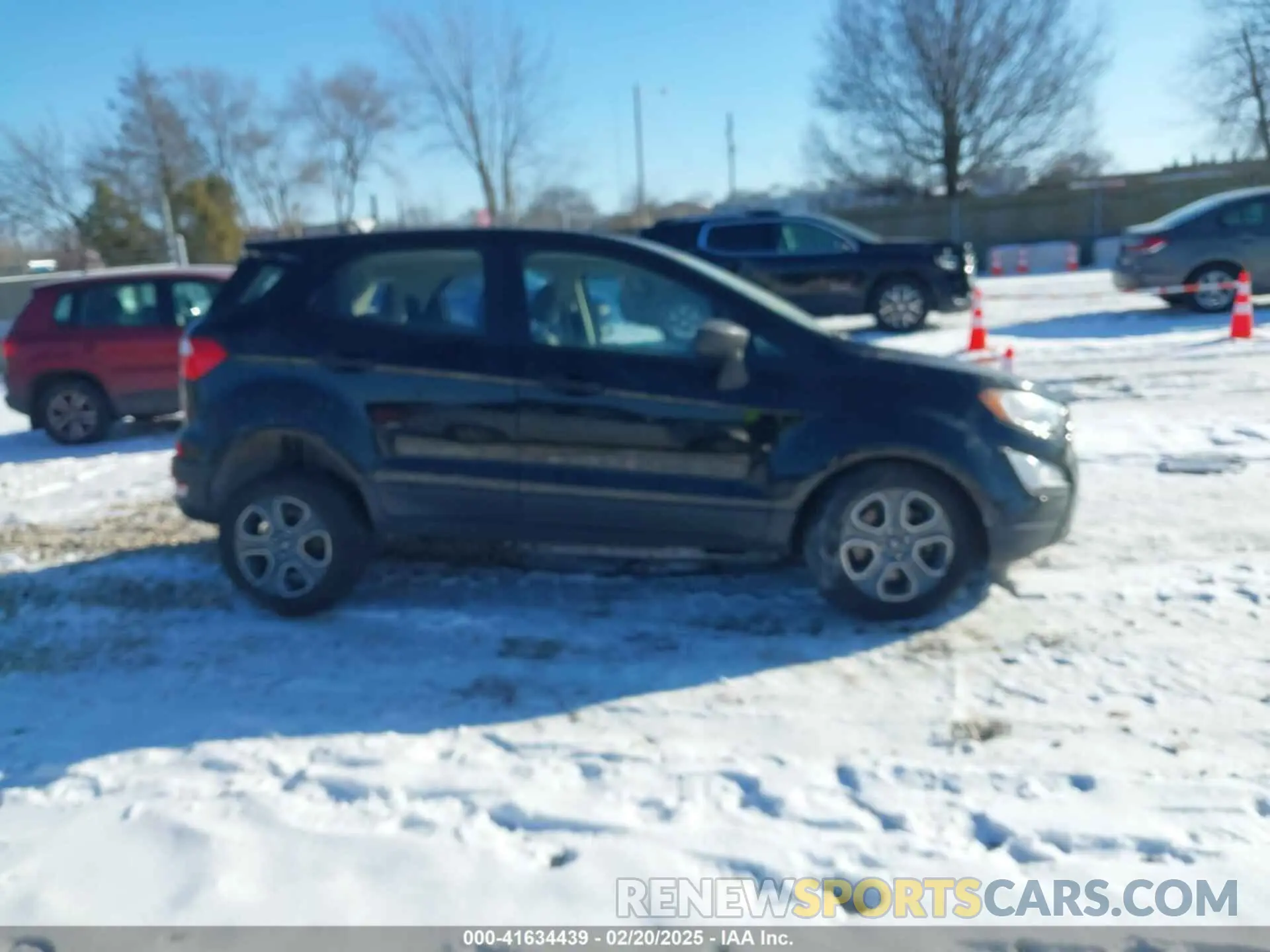 13 fotografías del automóvil dañado MAJ6S3FL1LC345277 FORD ECOSPORT 2020