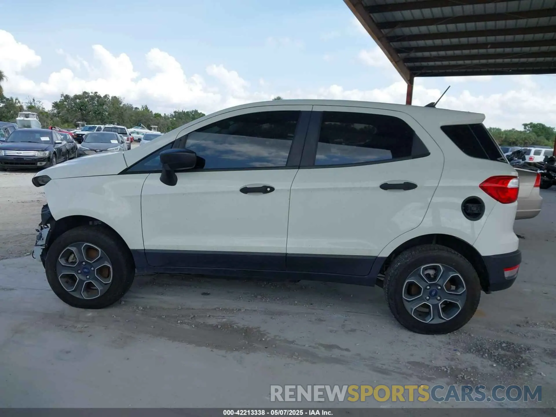 15 fotografías del automóvil dañado MAJ6S3FL7LC338303 FORD ECOSPORT 2020