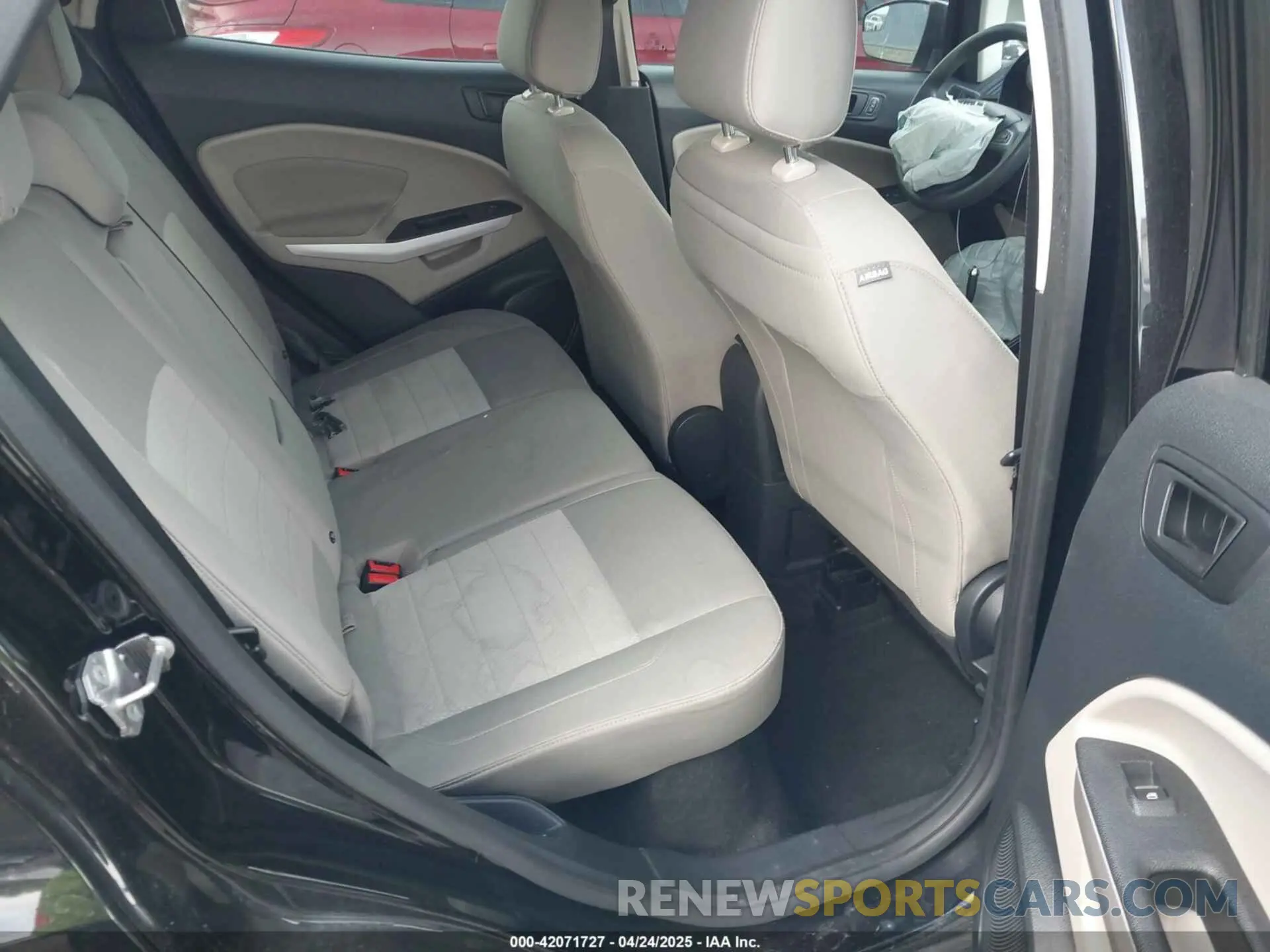 8 fotografías del automóvil dañado MAJ6S3FL8LC383251 FORD ECOSPORT 2020