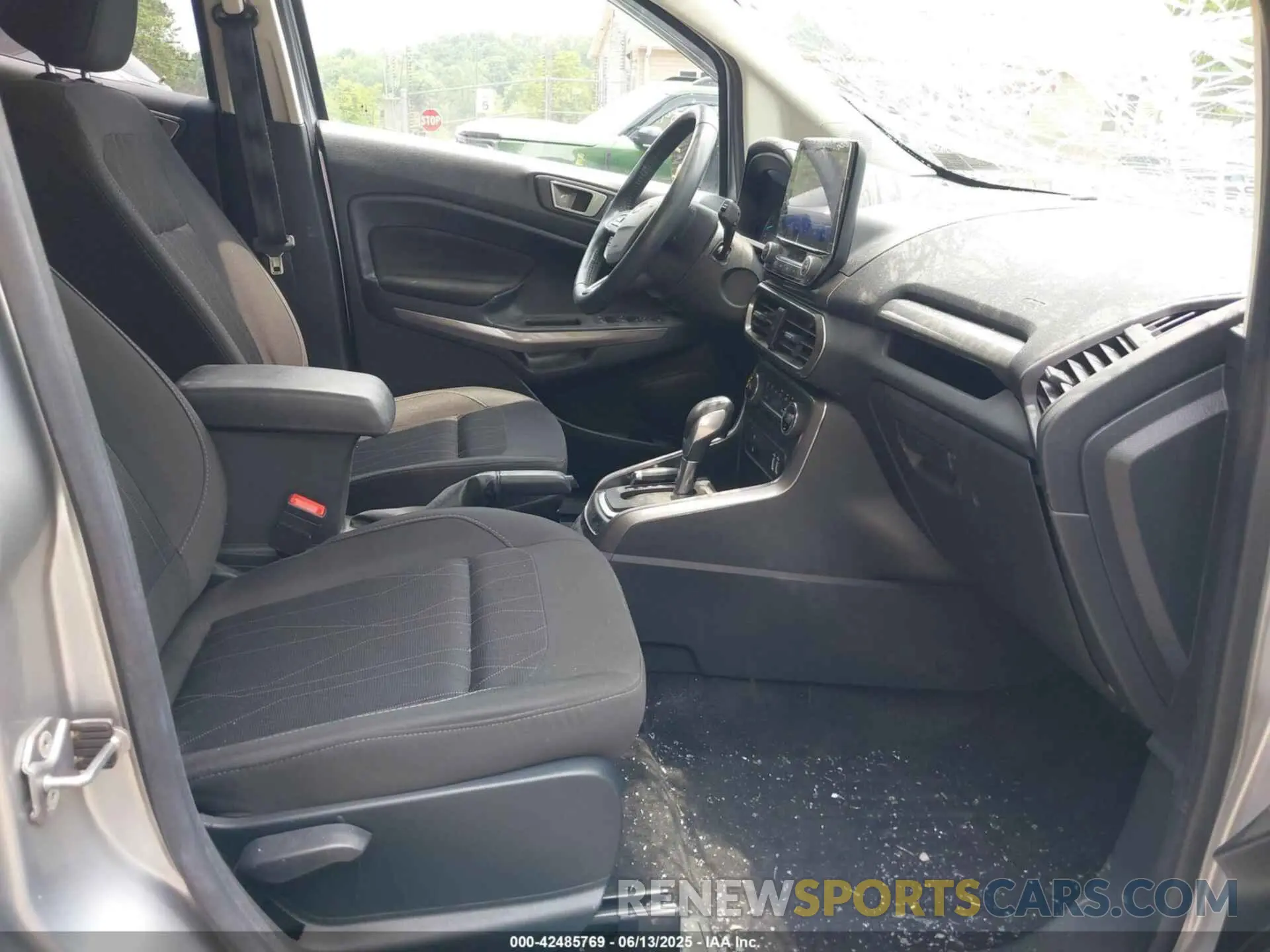 5 fotografías del automóvil dañado MAJ6S3GL6LC343765 FORD ECOSPORT 2020