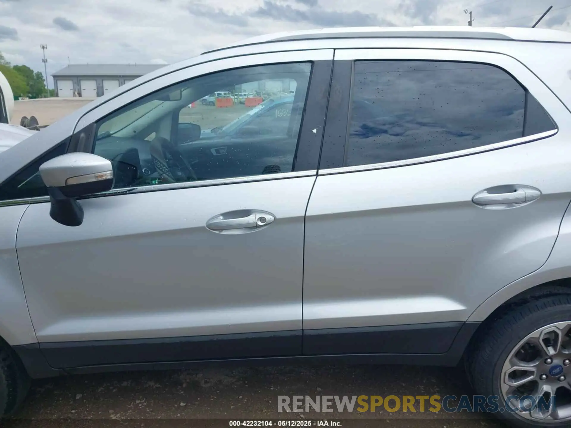 14 fotografías del automóvil dañado MAJ6S3KL0LC349049 FORD ECOSPORT 2020