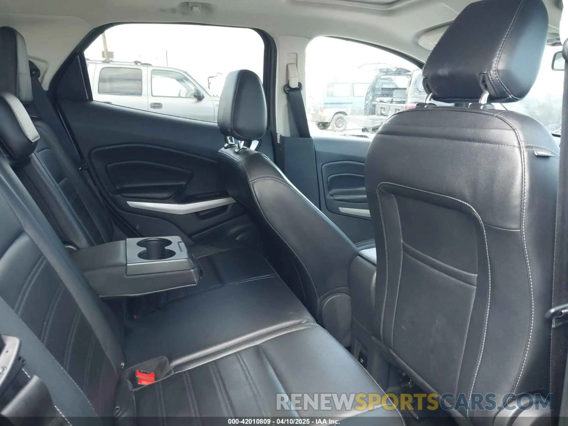8 fotografías del automóvil dañado MAJ6S3KL3LC364662 FORD ECOSPORT 2020