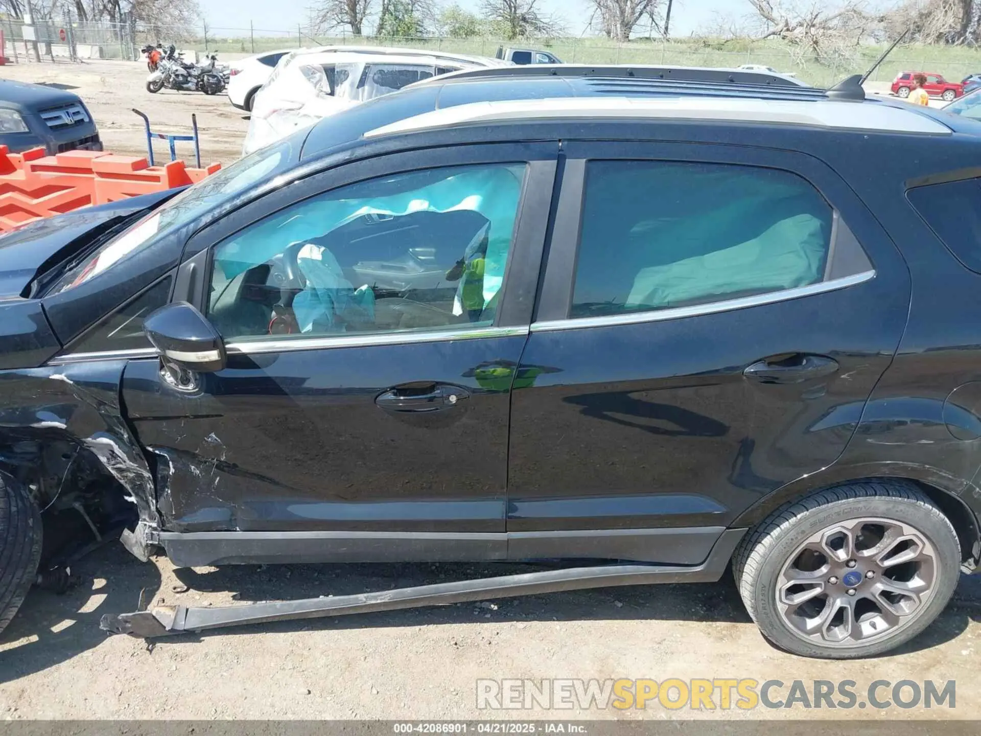 14 fotografías del automóvil dañado MAJ6S3KL8LC351499 FORD ECOSPORT 2020