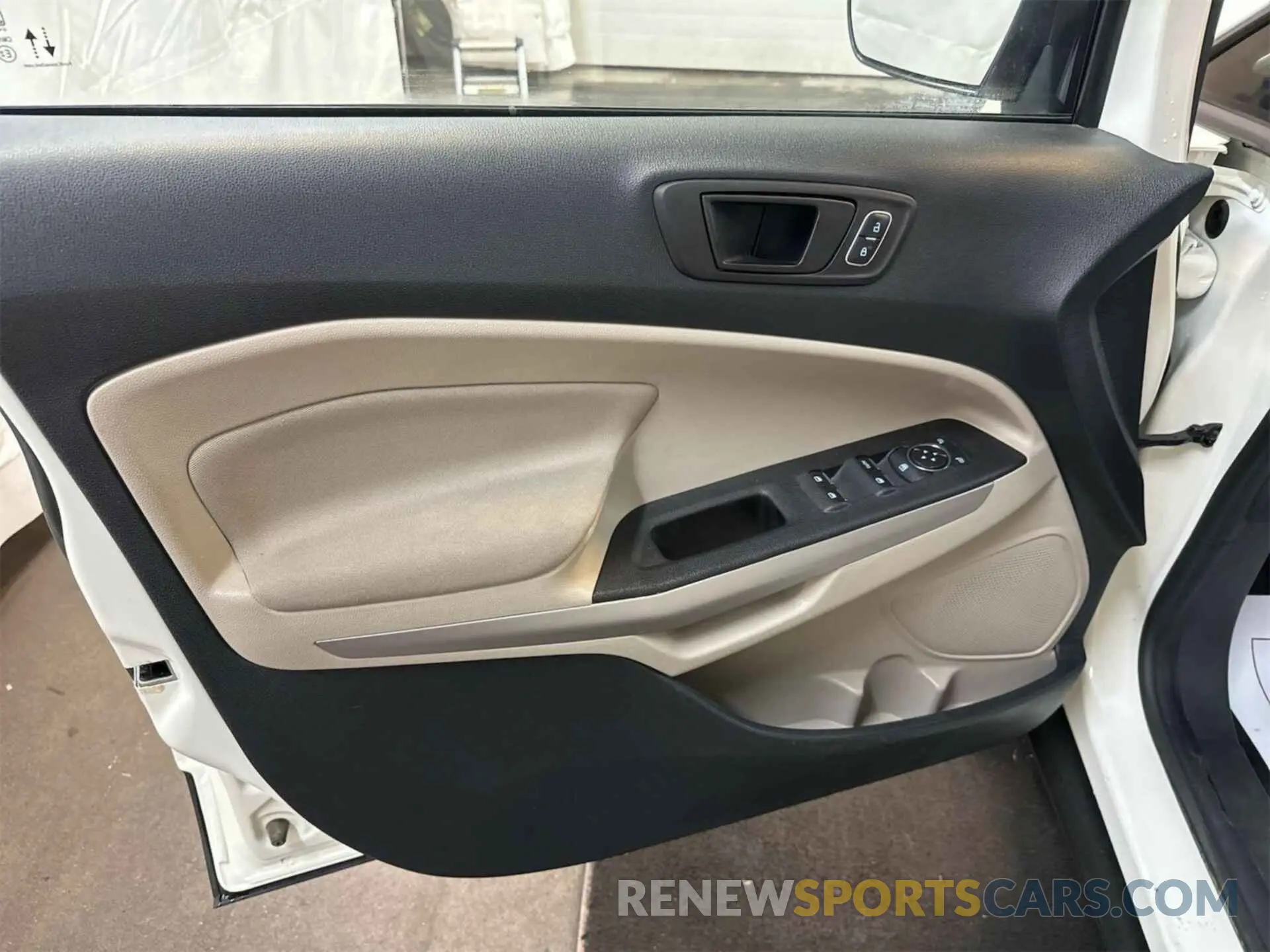 12 fotografías del automóvil dañado MAJ3S2FE6MC443592 FORD ECOSPORT 2021