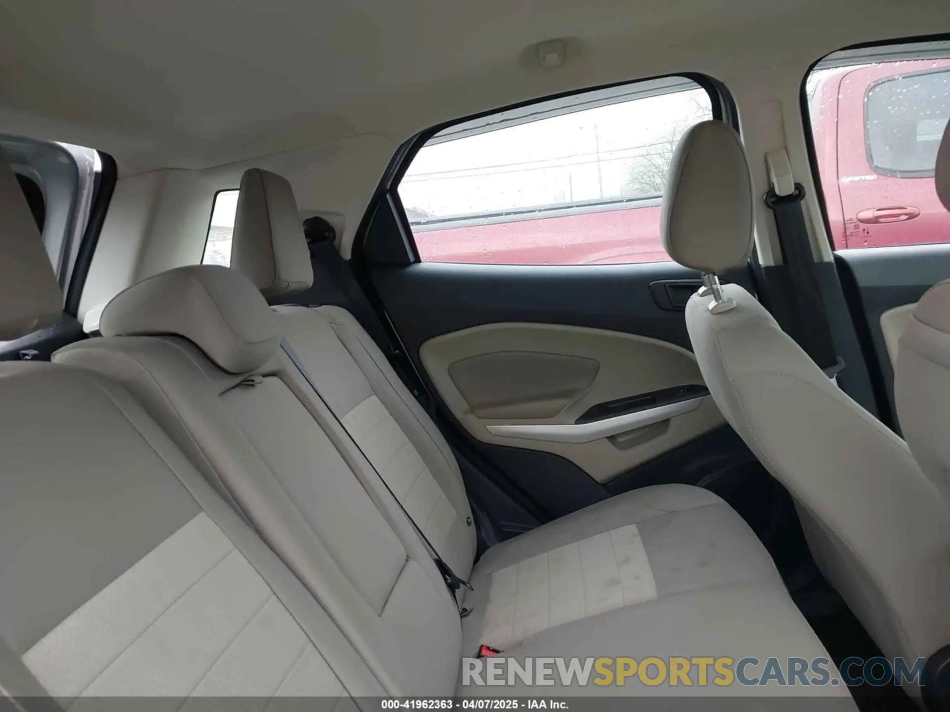 8 fotografías del automóvil dañado MAJ3S2FE7MC444802 FORD ECOSPORT 2021
