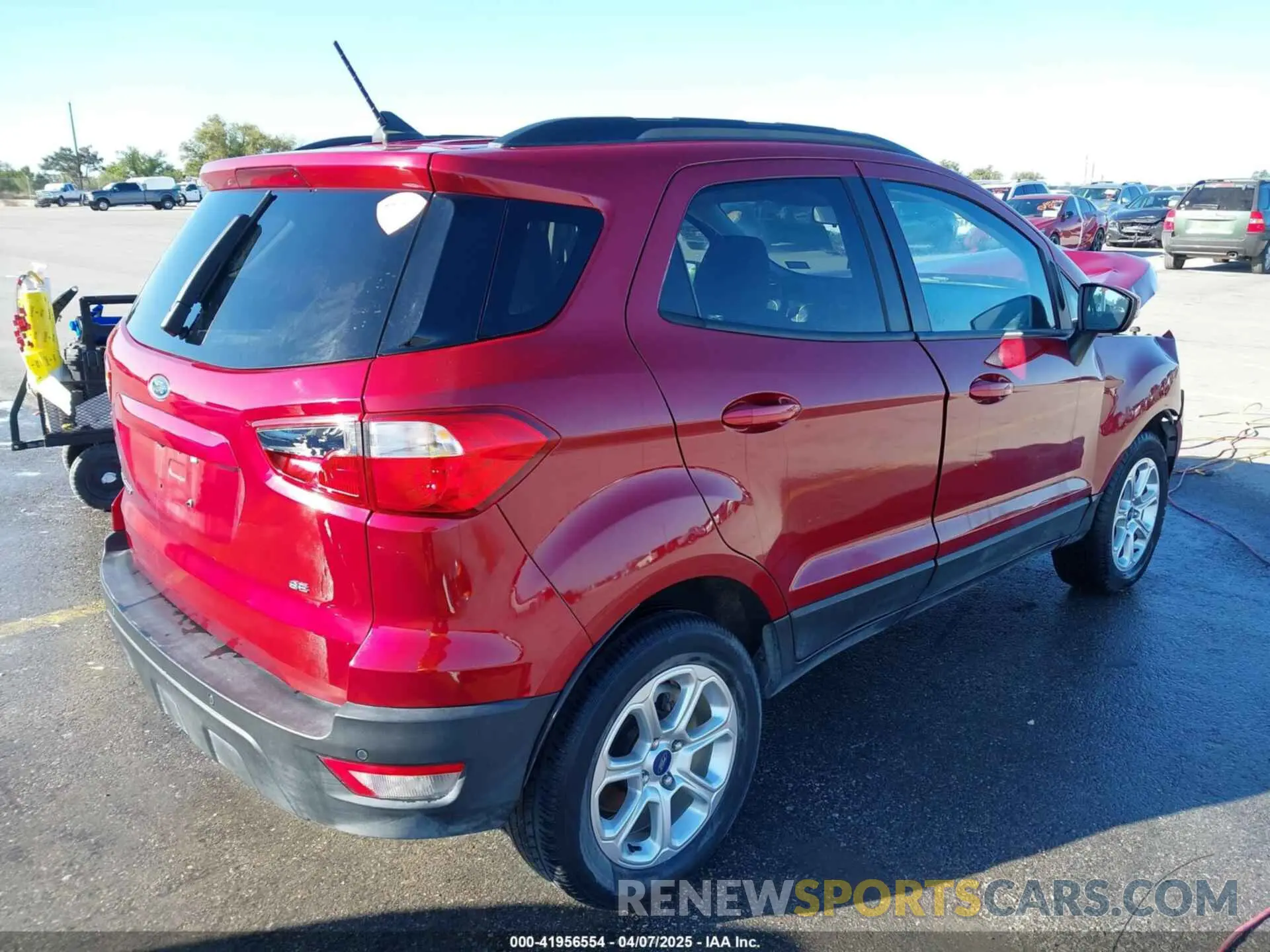 4 fotografías del automóvil dañado MAJ3S2GE0MC456479 FORD ECOSPORT 2021