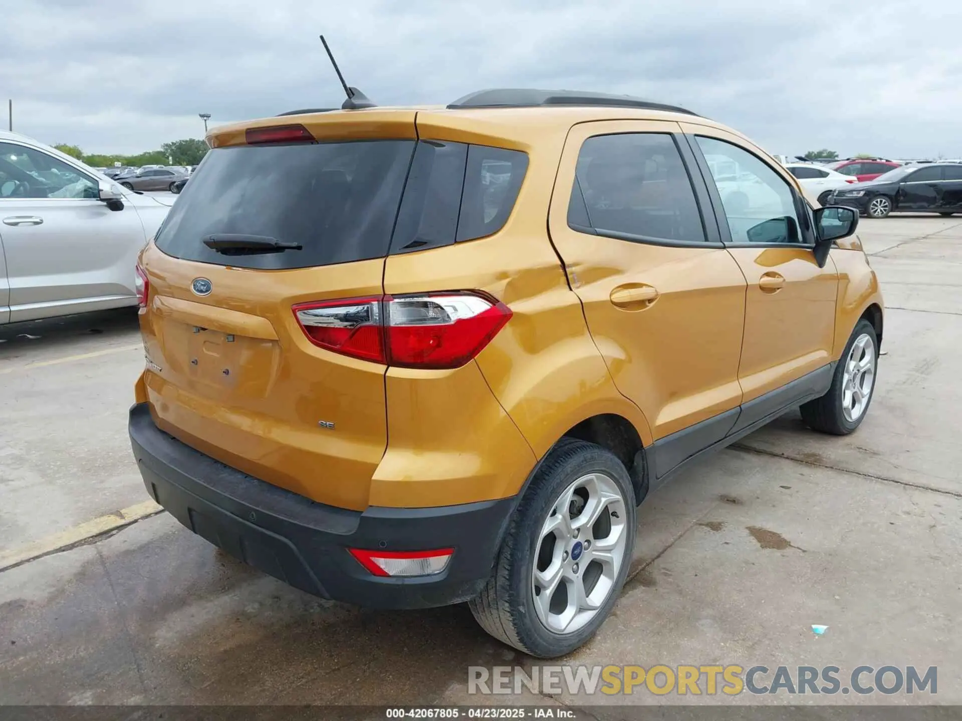 4 fotografías del automóvil dañado MAJ3S2GE1MC451677 FORD ECOSPORT 2021