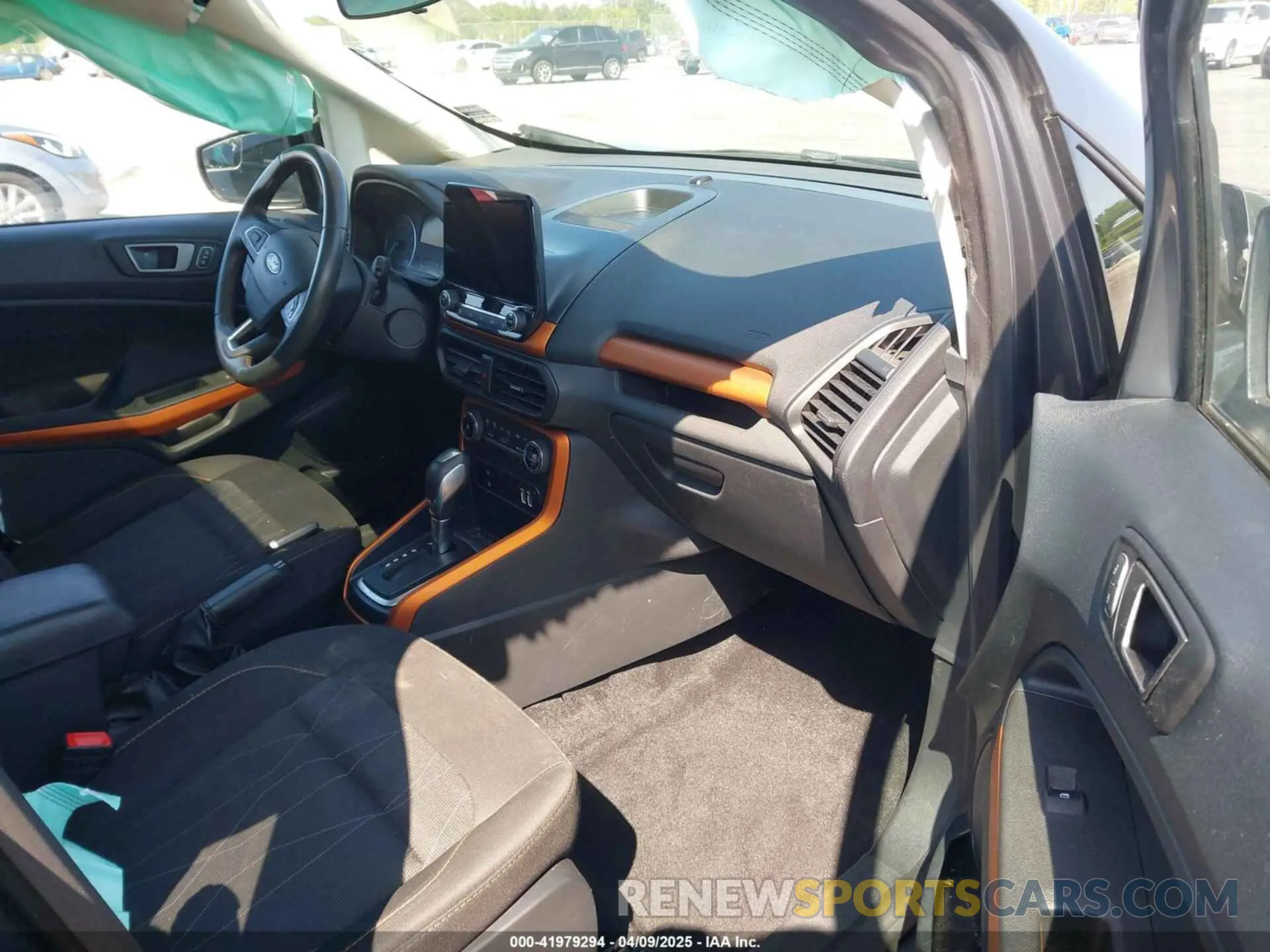 5 fotografías del automóvil dañado MAJ3S2GE2MC399458 FORD ECOSPORT 2021