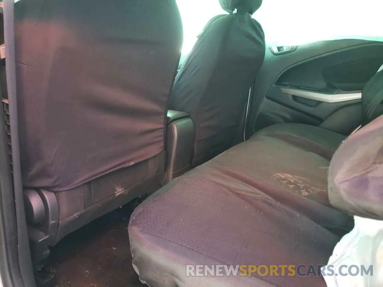 8 fotografías del automóvil dañado MAJ3S2GE2MC400091 FORD ECOSPORT 2021