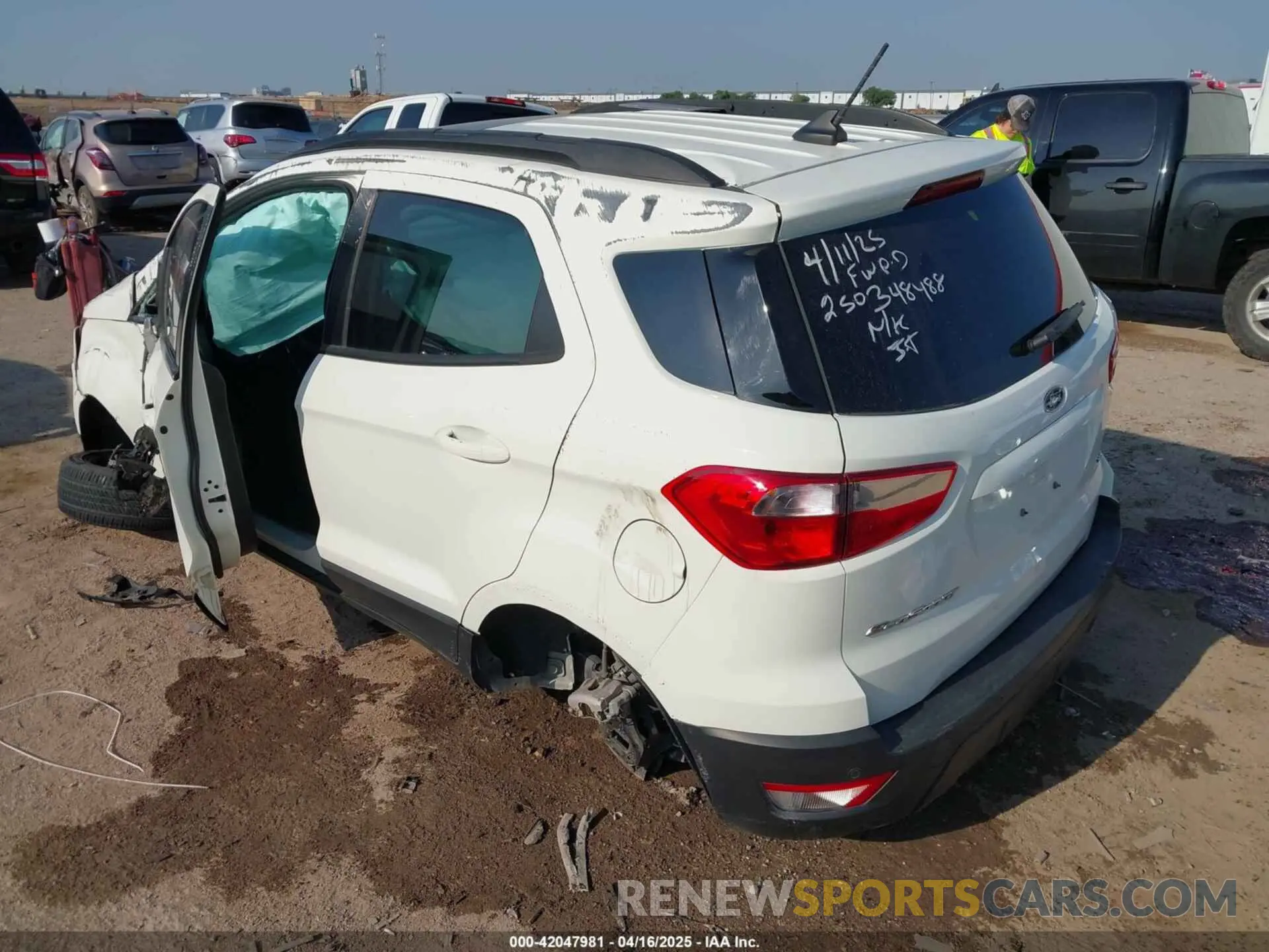 3 fotografías del automóvil dañado MAJ3S2GE2MC439943 FORD ECOSPORT 2021