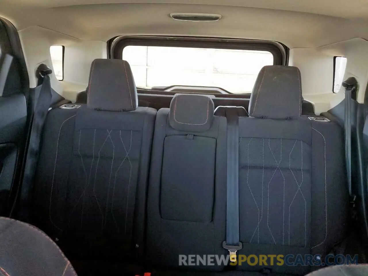 10 fotografías del automóvil dañado MAJ3S2GE2MC444687 FORD ECOSPORT 2021