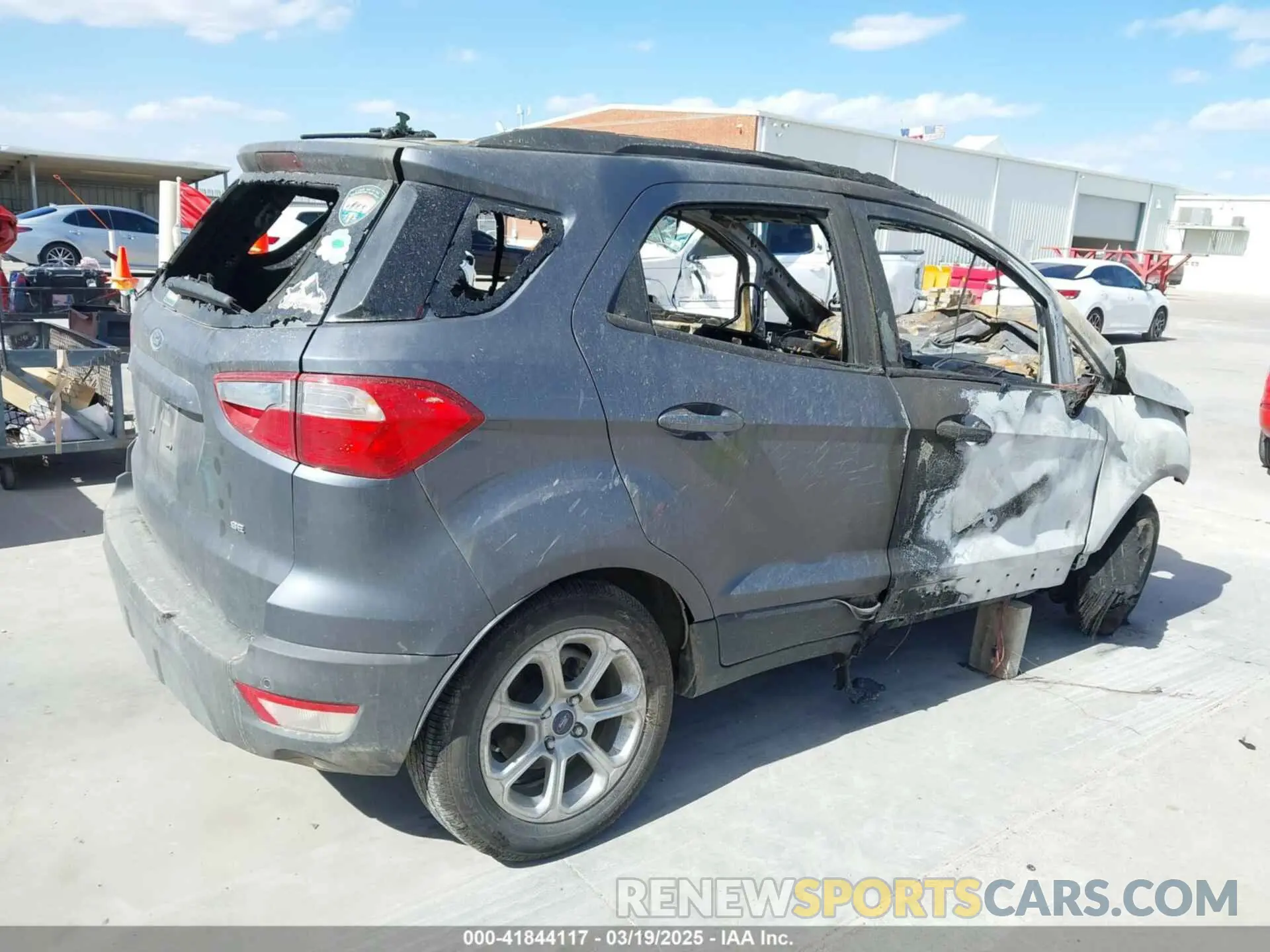 4 fotografías del automóvil dañado MAJ3S2GE3MC424061 FORD ECOSPORT 2021