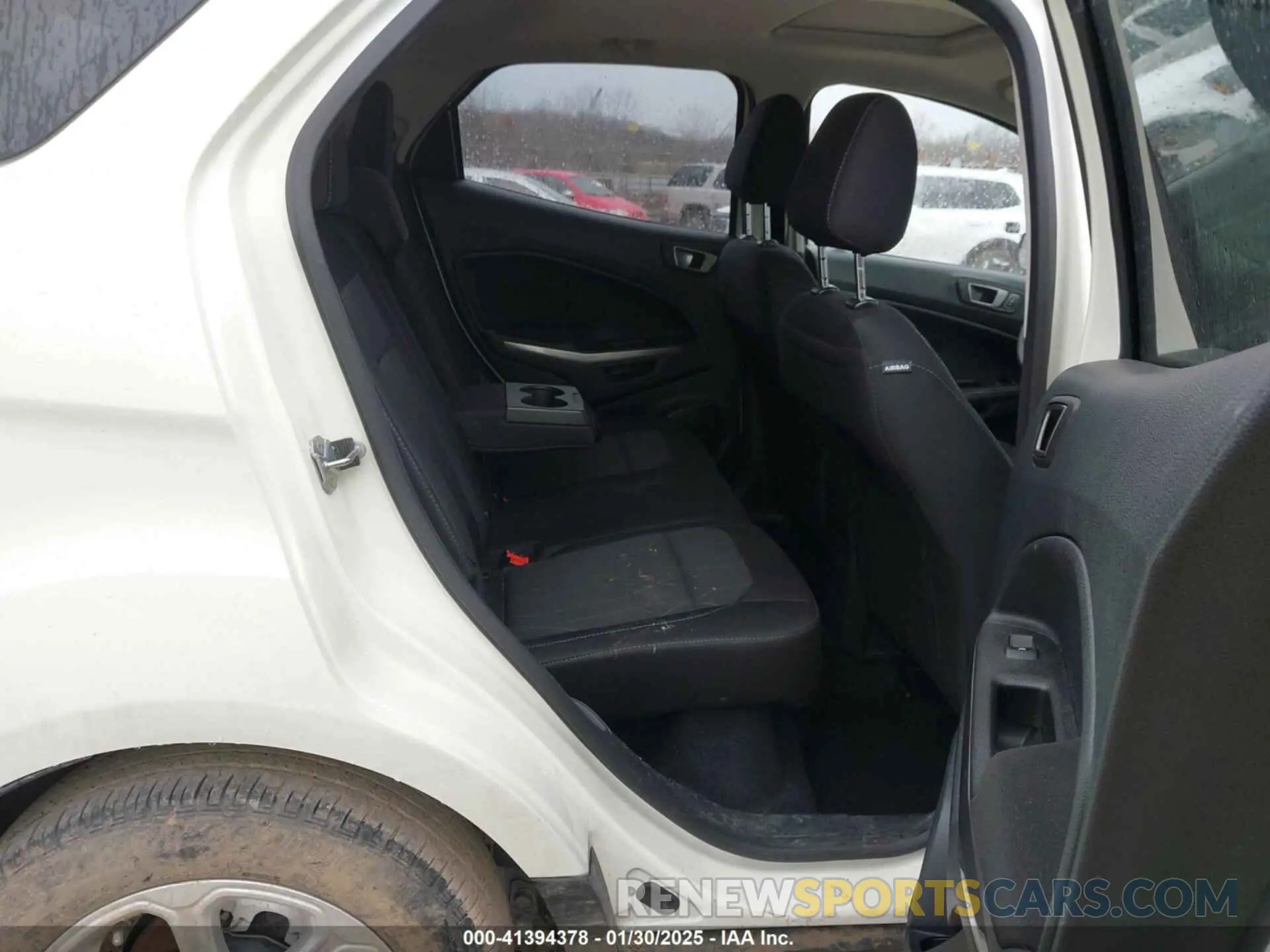 8 fotografías del automóvil dañado MAJ3S2GE3MC449557 FORD ECOSPORT 2021