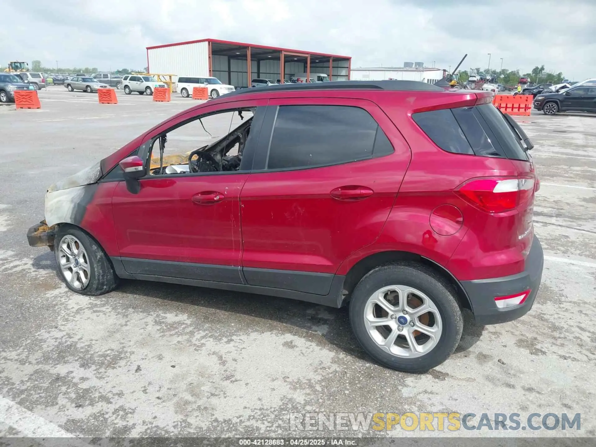 14 fotografías del automóvil dañado MAJ3S2GE4MC400903 FORD ECOSPORT 2021