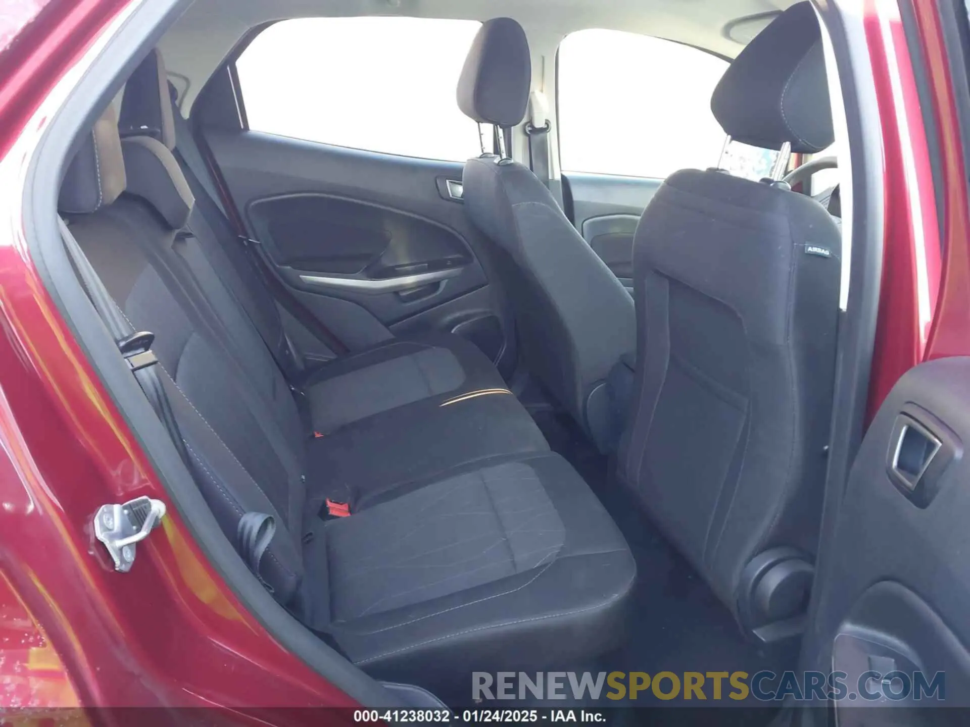 8 fotografías del automóvil dañado MAJ3S2GE4MC439796 FORD ECOSPORT 2021
