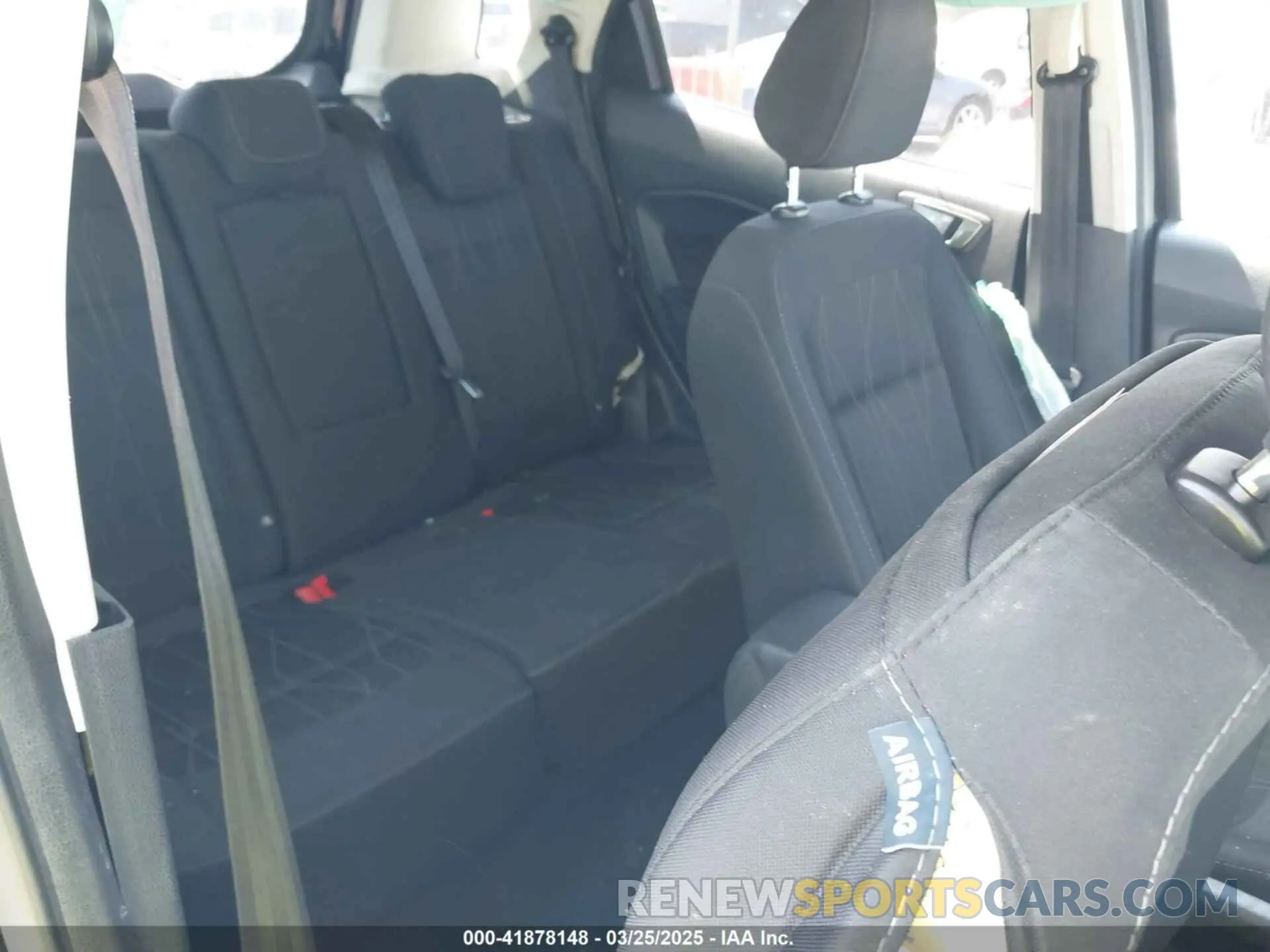 8 fotografías del automóvil dañado MAJ3S2GE6MC447043 FORD ECOSPORT 2021