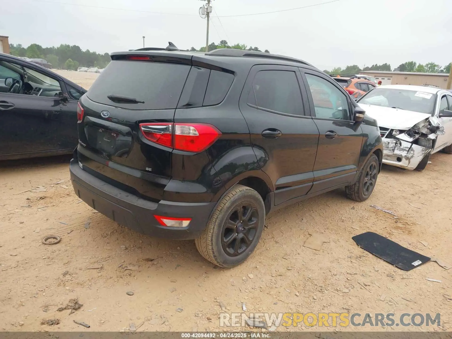 4 fotografías del automóvil dañado MAJ3S2GE6MC456731 FORD ECOSPORT 2021