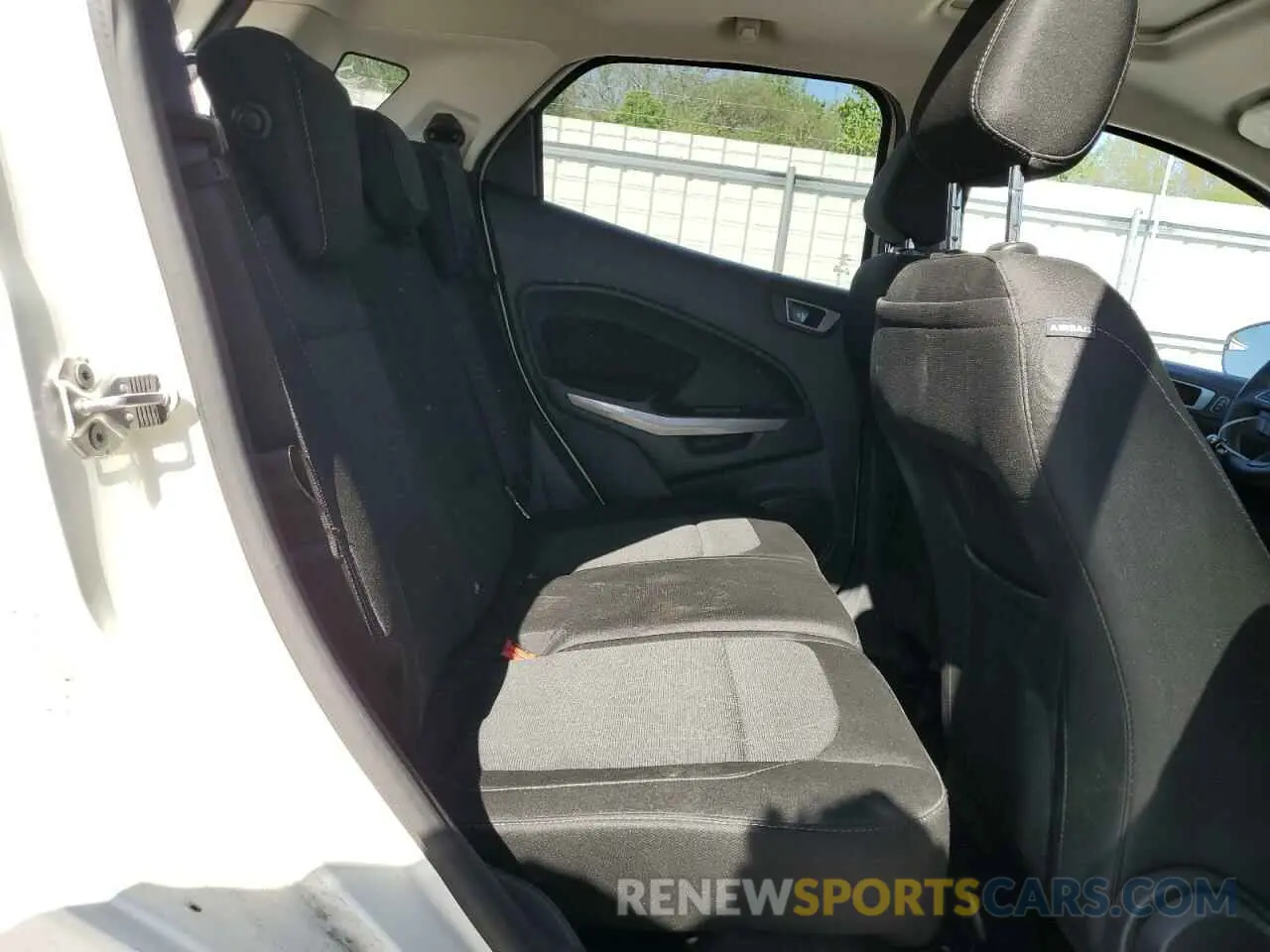 10 fotografías del automóvil dañado MAJ3S2GE7MC444040 FORD ECOSPORT 2021