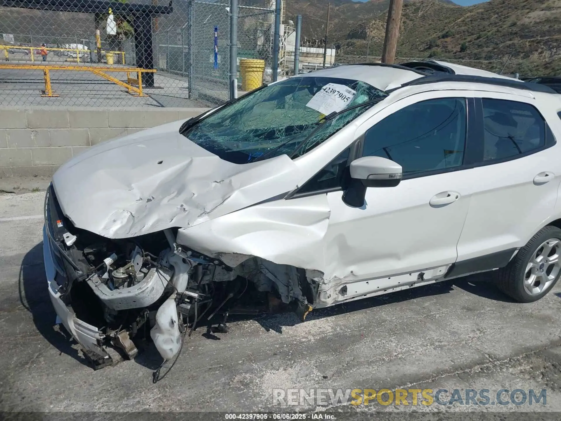 14 fotografías del automóvil dañado MAJ3S2GEXMC408021 FORD ECOSPORT 2021