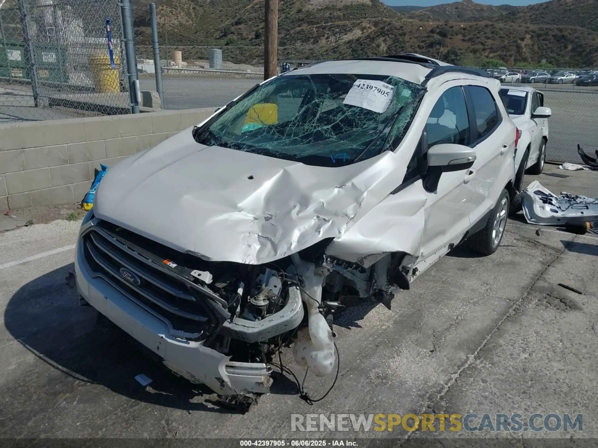 2 fotografías del automóvil dañado MAJ3S2GEXMC408021 FORD ECOSPORT 2021