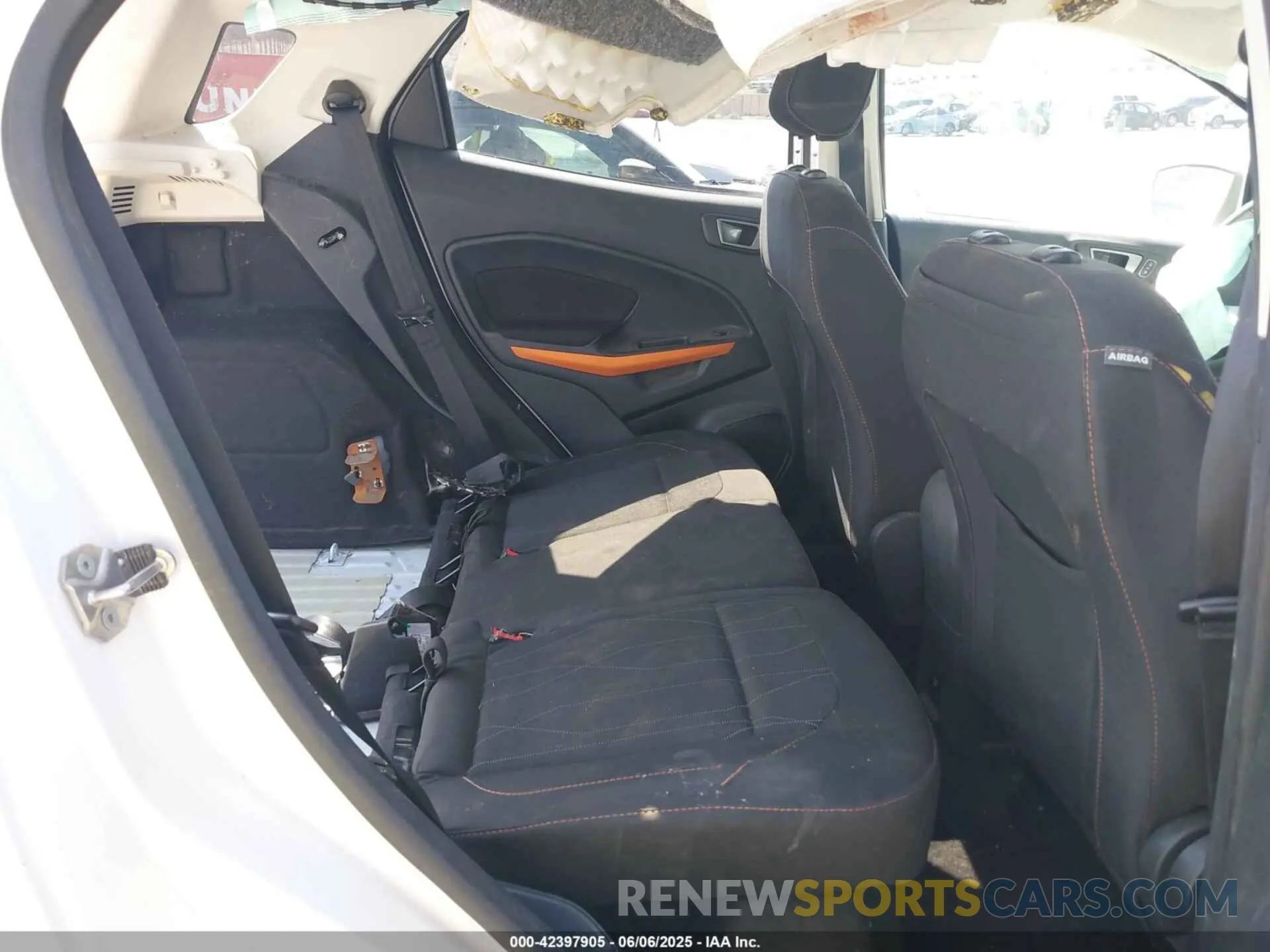 8 fotografías del automóvil dañado MAJ3S2GEXMC408021 FORD ECOSPORT 2021